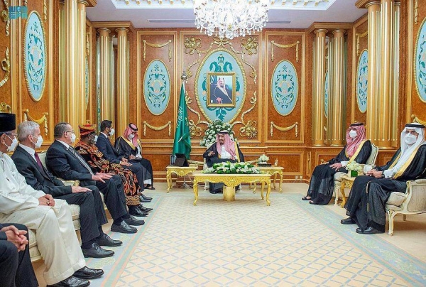 King receives dean of diplomatic corps and heads of diplomatic groups