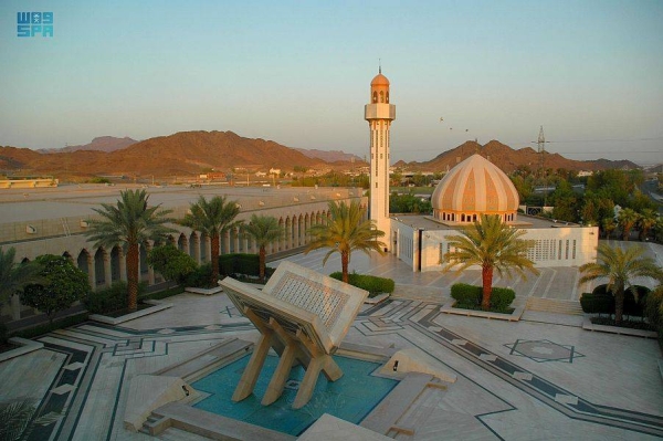 The King Fahd Complex for the Printing of the Holy Qur’an in Madinah receives visitors between 10 a.m. and 12 noon, allowing guests to check on facilities of the complex, stages of printing the Holy Book and the latest print, audio and digital publications that the complex produces in various languages.