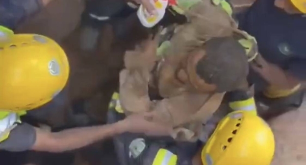 Civil Defense forces in Tabuk region led a rescue mission to save a young man who got stuck inside a narrow hole between two rocky hills for about 30 hours in the Abu Raka Center in northwestern Saudi Arabia.