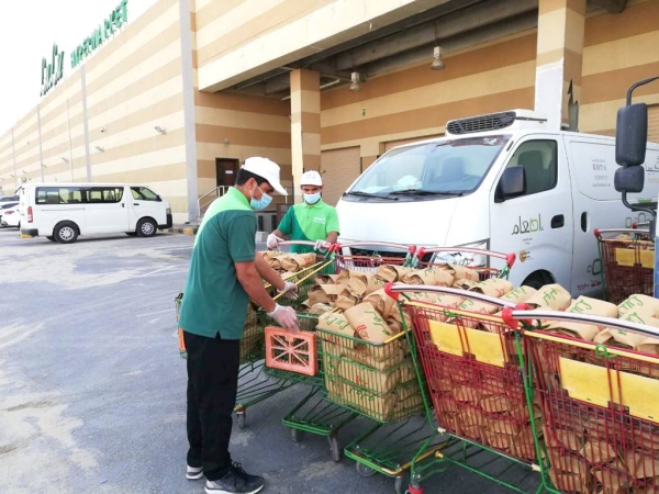 LuLu supports KSA charities with Zakat collection rice donations, iftar boxes