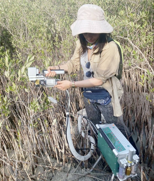 The KAUST Hydrology, Agriculture and Land Observation Lab (HALO) is a techie’s paradise, with shelf and floor space brimming with remote sensing instruments and calibration tools of every size, shape and color used for gathering and validating data in the field, in this case, three mangrove study sites in the KAUST Nature Conservation Area.