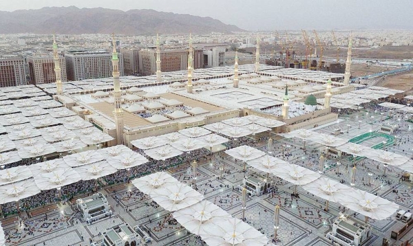 The number of Umrah performers and visitors who arrived in Madinah through air, land and sea ports since the beginning of the Umrah season of this year totaled 1,542,960 Umrah performers.