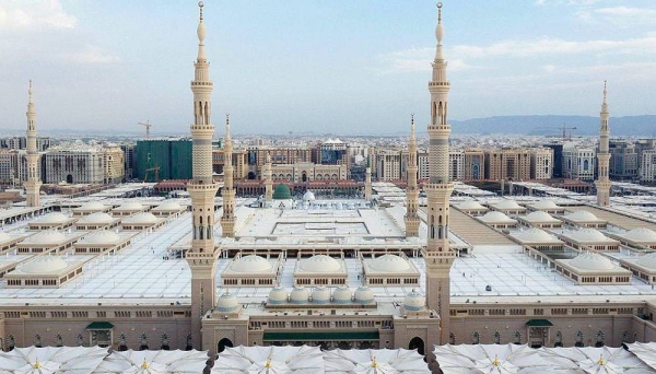 The number of Umrah performers and visitors who arrived in Madinah through air, land and sea ports since the beginning of the Umrah season of this year totaled 1,542,960 Umrah performers.