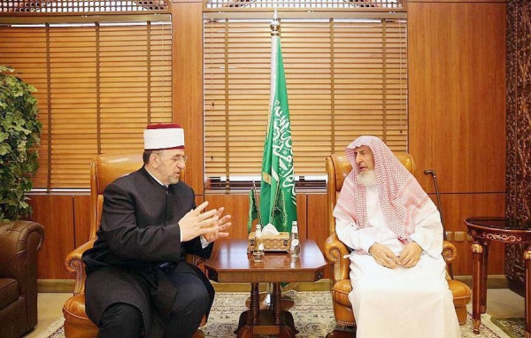 Saudi Arabia Grand Mufti and President of Council of Senior Scholars Sheikh Abdulaziz Bin Abdullah Bin Mohammed Al Al-Sheikh Sunday received Grand Mufti and head of the Islamic Sheikhdom in the Republic of Kosovo Naim Ternava and his accompanying delegation.