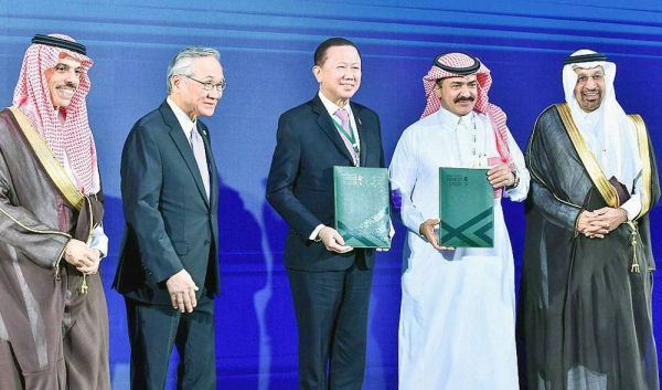 The Ministry of Investment organized Monday the Saudi-Thai Investment Forum, with the participation of the Minister of Investment Eng. Khalid Bin Abdulaziz Al-Falih, the Thai Deputy Prime Minister and Foreign Minister Don Pramudwinai, Minister of Foreign Affairs Prince Faisal Bin Farhan Bin Abdullah and Minister of Industry Bandar Al-Khorayef.