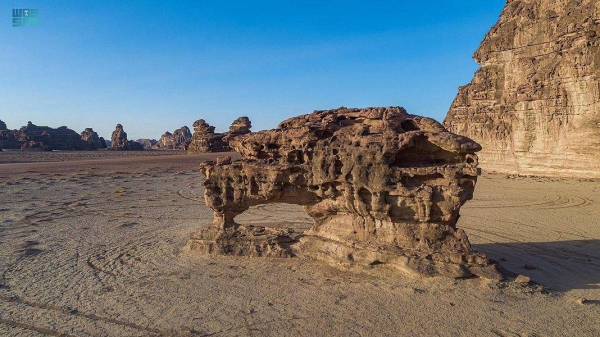 Hisma Desert, 500 million years old, is an open museum of rock formations, rare gharameel