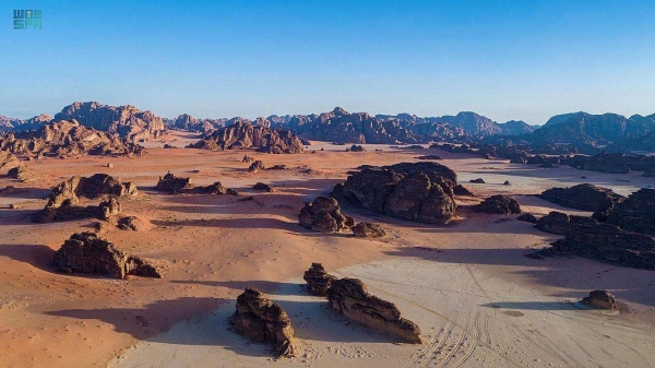 Hisma Desert, 500 million years old, is an open museum of rock formations, rare gharameel