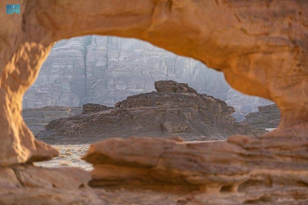 Hisma Desert, 500 million years old, is an open museum of rock formations, rare gharameel