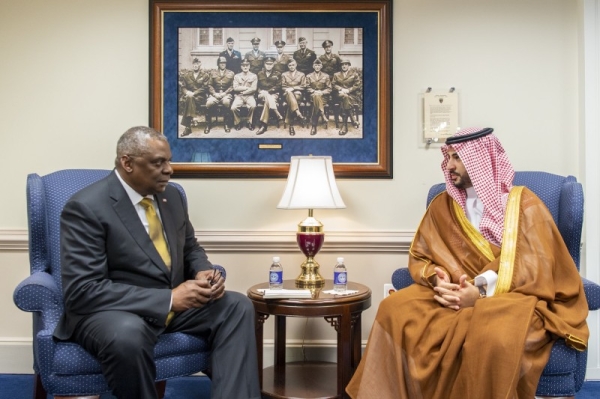 Saudi Arabia’s deputy minister of defense, Prince Khalid bin Salman, met on Wednesday the US Secretary of Defense Lloyd Austin in Washington.
