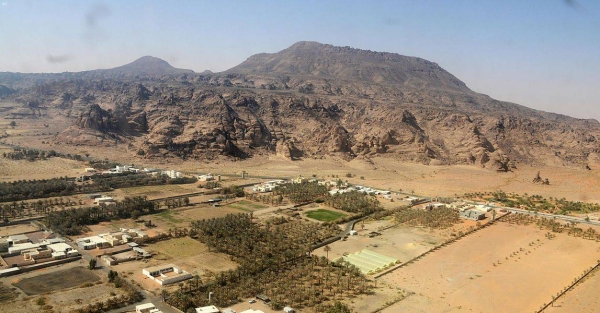  The site of rock art in the Hail region includes two components situated in a desert landscape: Jabel Umm Sinman at Jubbah and the Jabal Al-Manjor and Raat at Shuwaymis. 