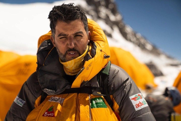 Badr Al-Shaibani reached the highest peak in the world at an altitude of (8.848 m). (Picture: @jebadr)