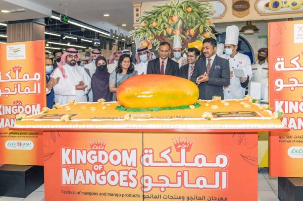 The  “Kingdom of Mangoes 2022” promotion was inaugurated by Ram Prasad, charge d’affaires of the Republic of India to Saudi Arabia on Tuesday, at LuLu Riyadh Avenue Mall Murabba in the presence of Shehim Mohammed, director of LuLu Hypermarkets Saudi Arabia.
