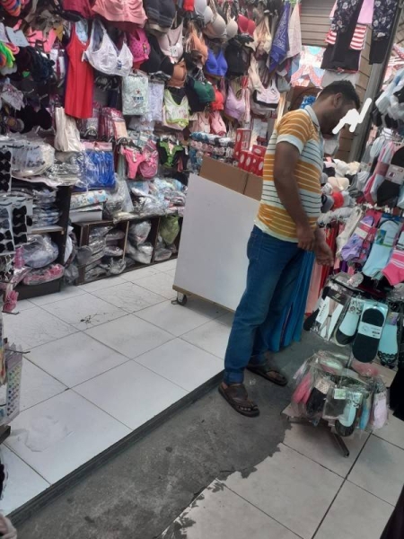  There are common scenes of expatriate workers standing in front of shops or roaming about in souks and their adjacent parking lots in Jeddah, Makkah, Taif and other cities and regions in various parts of the Kingdom.