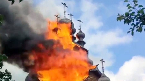 Russian artillery struck the Sviatohirsk Lavra in the Donetsk region and the resulting fire destroyed the Vsikhsviatskyi Skete [All Saints’ Hermitage], which was consecrated in 1912.