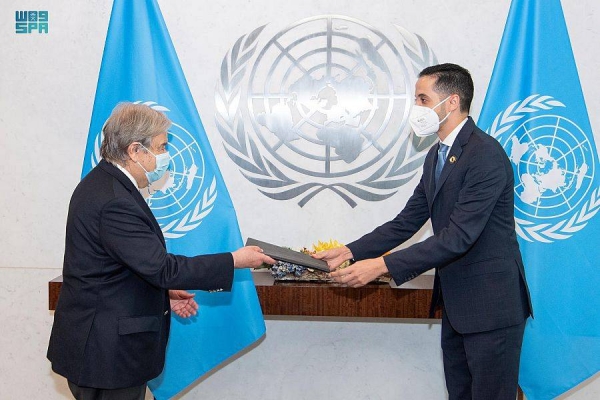  Sulaiman Mohammed Sulaiman Al-Anbar presents his credentials to UN Secretary-General António Guterres in New York.