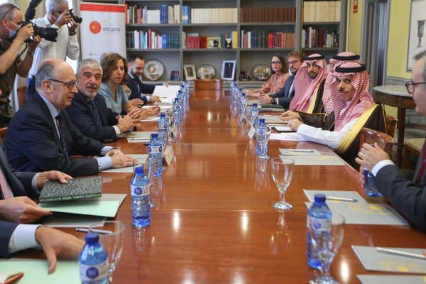  Foreign Minister Prince Faisal Bin Farhan affirmed the Kingdom's support for everything that contributes to reduce escalation in Ukraine during his visit to Spain on Monday.