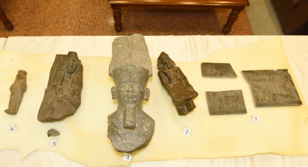 Pharaonic relics seized by customs authorities at Kuwait airport.