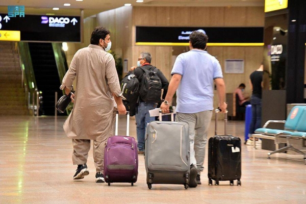 5-year-jail, half a million in fine for stealing belongings of air passengers