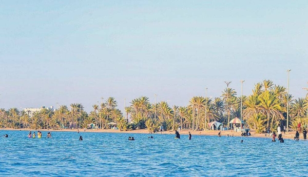 The beaches of Umluj governorate in Tabuk region in the northwestern Saudi Arabia are witnessing a large influx of citizens, residents and visitors to the governorate.