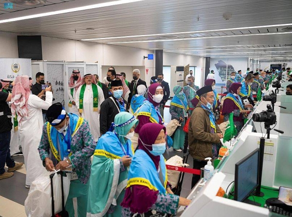 The first batch of pilgrims benefiting from the Makkah Route Initiative from Indonesia Sunday arrived at King Abdulaziz International Airport in Jeddah through the initiative terminal at Jakarta International Airport.
