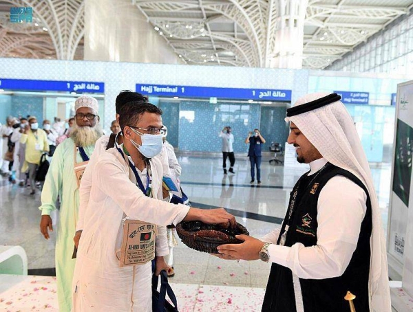 As many as 159,000 pilgrims arrived in Madinah by Sunday night.