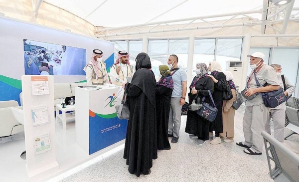 SFDA has prepared two awareness pavilions at King Abdulaziz International Airport in Jeddah and Prince Mohammed Bin Abdulaziz Airport in Madinah to implement its awareness programs to measure the awareness of pilgrims and provide instructions to ensure that they follow a healthy behavior from the moment of their arrival.