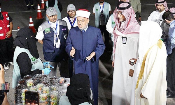 Jordanian Minister of Awqaf and Islamic Affairs Dr. Mohammad Al-Khalaileh, while visiting the Pilgrims City Monday accompanied with Director of the Ministry of Islamic Affairs, Call and Guidance in Tabuk Region Abdulaziz Al-Shammari, expressed pride in what is offered to pilgrims of great and excellent efforts that all felt their impacts.