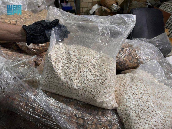 10 held after attempt to smuggle 3.5 million amphetamine pills foiled
