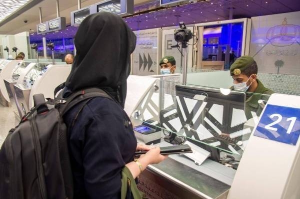 The General Directorate of Passports (Jawazat) stated that the wife of an expatriate whose religion differs from her husband must issue an independent Iqama.