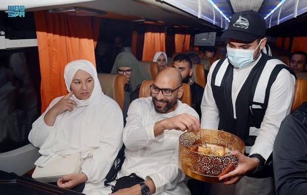 369,000 pilgrims arrive in Madinah