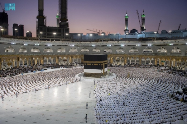 Pilgrims perform Tawaf Al-Qudum before 
moving into Mina as Hajj to begin Thursday