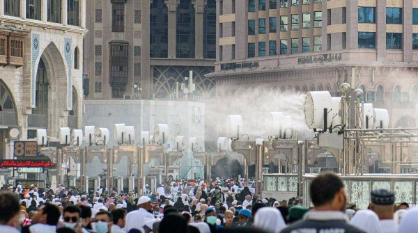 The General Presidency for the Affairs of the Two Holy Mosques has provided 250 misting fans to cool the air in the Grand Mosque and its courtyards, so that the pilgrims can perform their rituals with ease and comfort.