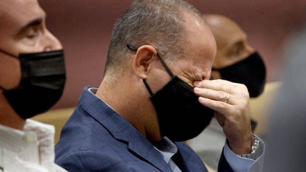 Fred Guttenberg, who lost his daughter Jaime in the 2018 attack, reacts in court last year