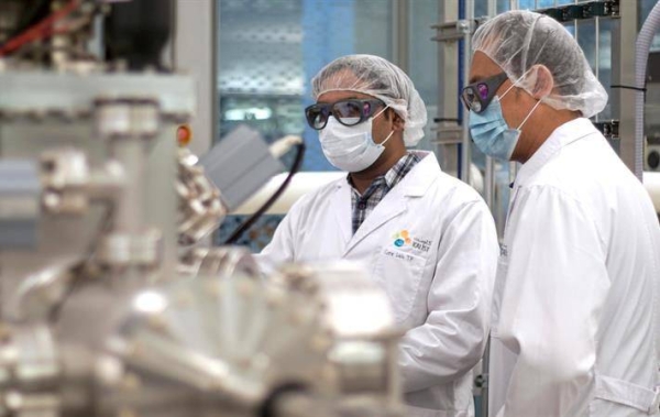 Nanofabrication Core Lab scientists of King Abdullah University of Science and Technology deposit nanometer-thick films and characterize their properties