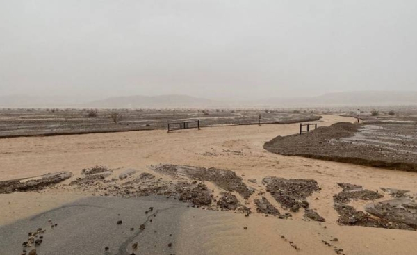 Flash floods strand 1,000 people in California's Death Valley National Park