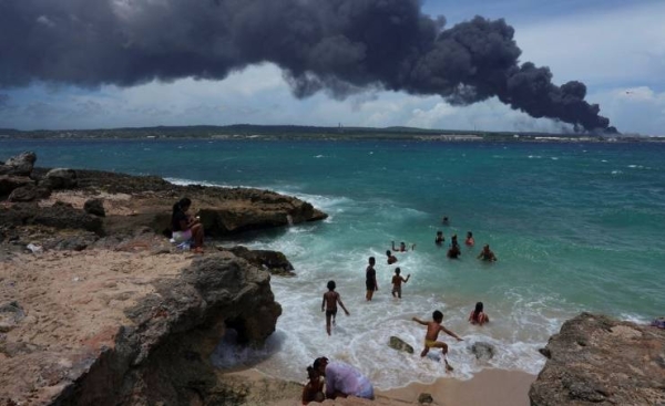 Cuba fire rages at fuel storage port; Mexico, Venezuela sending help