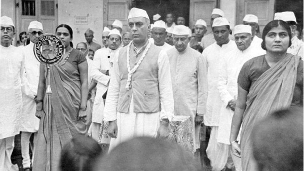 Netaji Subhas Chandra Bose at a pro-Independence meeting with other leaders