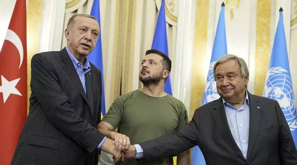 Turkish President Recep Tayyip Erdogan, Ukraine's Volodymyr Zelensky and UN Secretary-General Antonio Guterres shake hands after their meeting in Lviv, Ukraine, on Thursday.