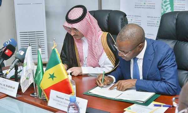 SFD CEO Sultan Bin Abdulrahman Al-Marshad and Senegal’s Minister of Economy, Planning and Cooperation Amadou Hott co-signed here Tuesday an agreement to finance the rehabilitation and asphalting project of the 62 km road.
