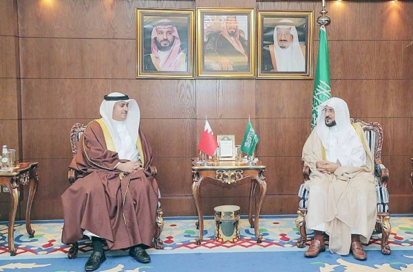 Minister of Islamic Affairs, Call and Guidance Sheikh Dr. Abdullatif Bin Abdulaziz Al Al-Sheikh met in Riyadh on Sunday with Bahrain’s Minister of Justice, Islamic Affairs and Endowments Nawaf Bin Mohammed Al Maawda.