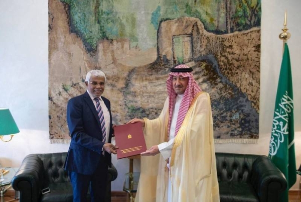 On behalf of Minister of Foreign Affairs Prince Faisal Bin Farhan, Eng. Waleed Bin Abdulkarim Al-Khuraiji, deputy minister of foreign affairs, received the message at the ministry, when he received Sunday Special Envoy of the Sri Lankan President, Minister of Environment of Sri Lanka Naseer Ahamed.