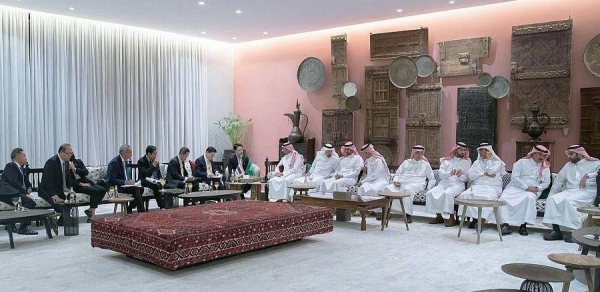 Minister of Commerce and Chairman of the Board of Directors of the General Authority for Foreign Trade Dr. Majid Bin Abdullah Al-Qasabi met here Sunday with Deputy Prime Minister and Minister of Commerce of the Kingdom of Thailand Jurin Laksanawisit In Riyadh.