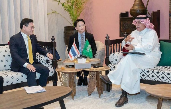 Minister of Commerce and Chairman of the Board of Directors of the General Authority for Foreign Trade Dr. Majid Bin Abdullah Al-Qasabi met here Sunday with Deputy Prime Minister and Minister of Commerce of the Kingdom of Thailand Jurin Laksanawisit In Riyadh.