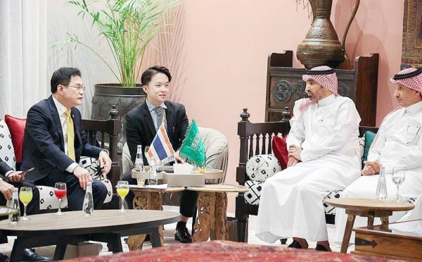 Minister of Commerce and Chairman of the Board of Directors of the General Authority for Foreign Trade Dr. Majid Bin Abdullah Al-Qasabi met here Sunday with Deputy Prime Minister and Minister of Commerce of the Kingdom of Thailand Jurin Laksanawisit In Riyadh.