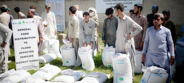 WFP distribute food for communities affected by monsoon floods in Balochistan, Pakistan. — courtesy WFP/Balach Jamali
