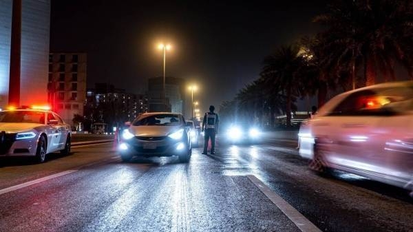 The Riyadh police has announced that it had arrested 7 persons and a Saudi woman for committing several criminal incidents.