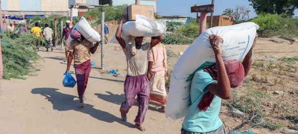 Wheat flour is distributed to vulnerable families in Abyan, Yemen. — courtesy WFP/Mahmoud Fadel
