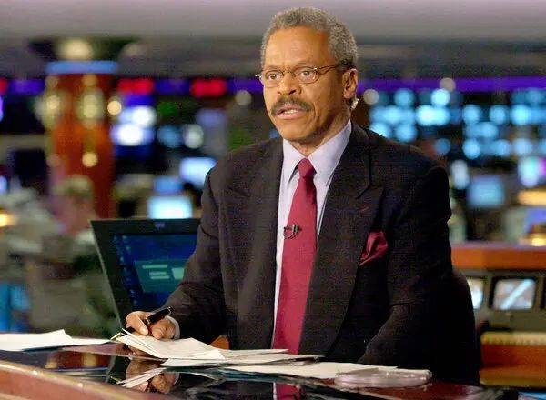 CNN lead anchor Bernard Shaw on the set in 2000.