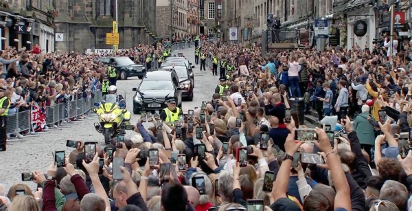 The Queen's coffin arriving in Edinburgh
