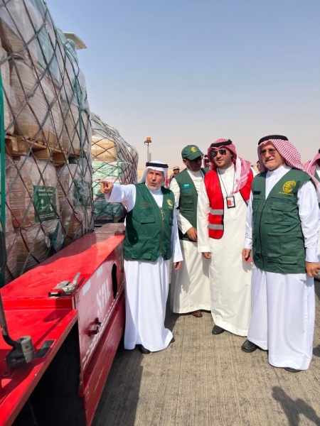 KSrelief launched on Tuesday a relief airlift from Saudi Arabia to provide urgent assistance to flood victims in Pakistan.
